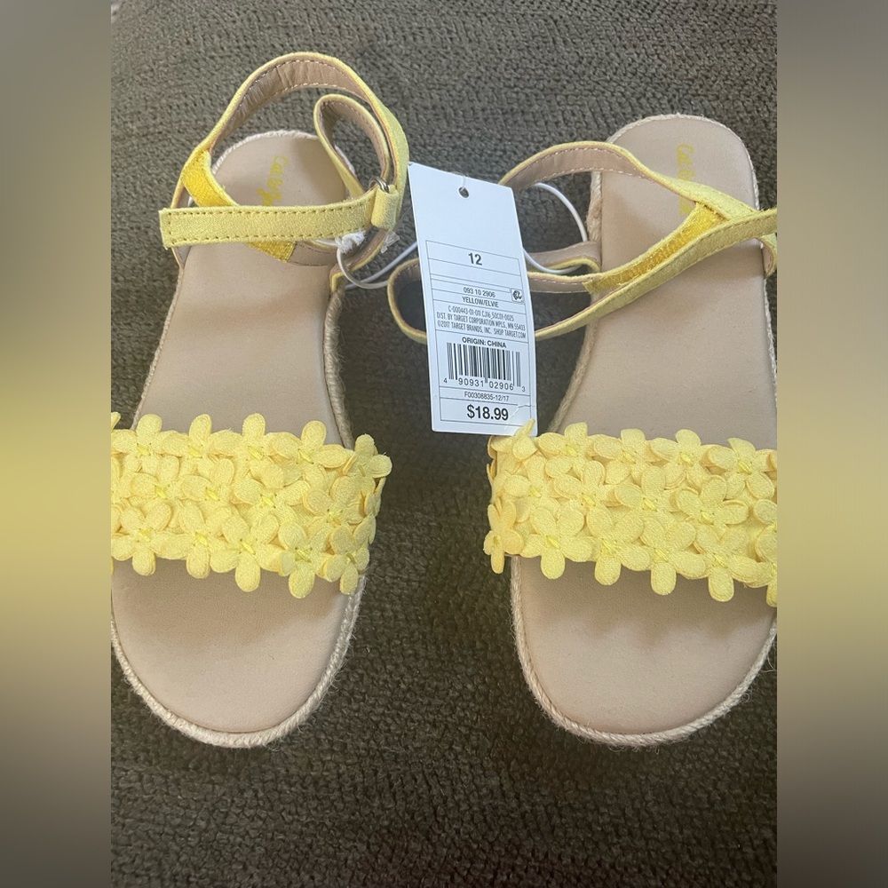 NWT Girls Cat and Jack yellow sandals size 12.